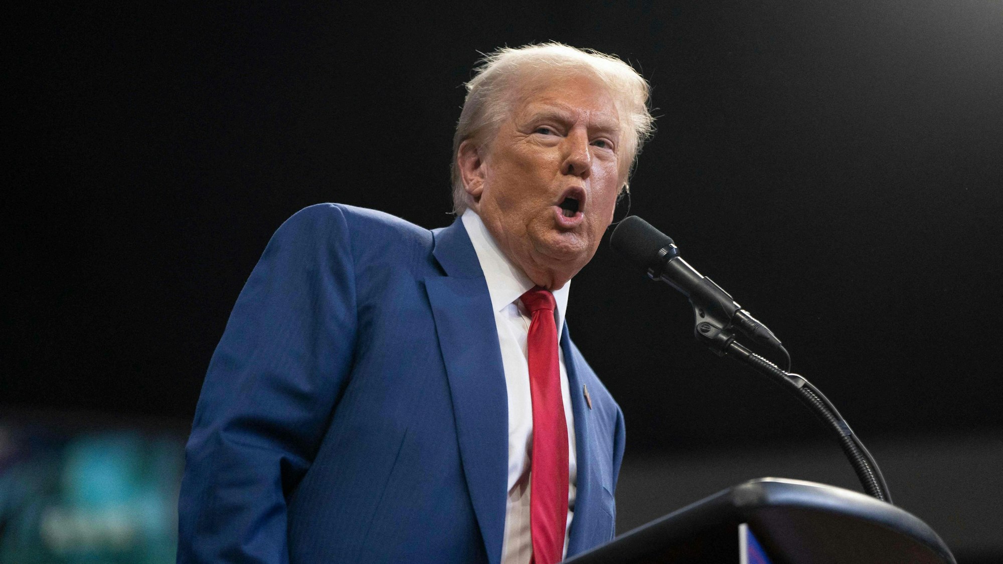 Der republikanische Präsidentschaftskandidate Donald Trump bei einem Wahlkampfauftritt in Prescott Valley, Arizona.