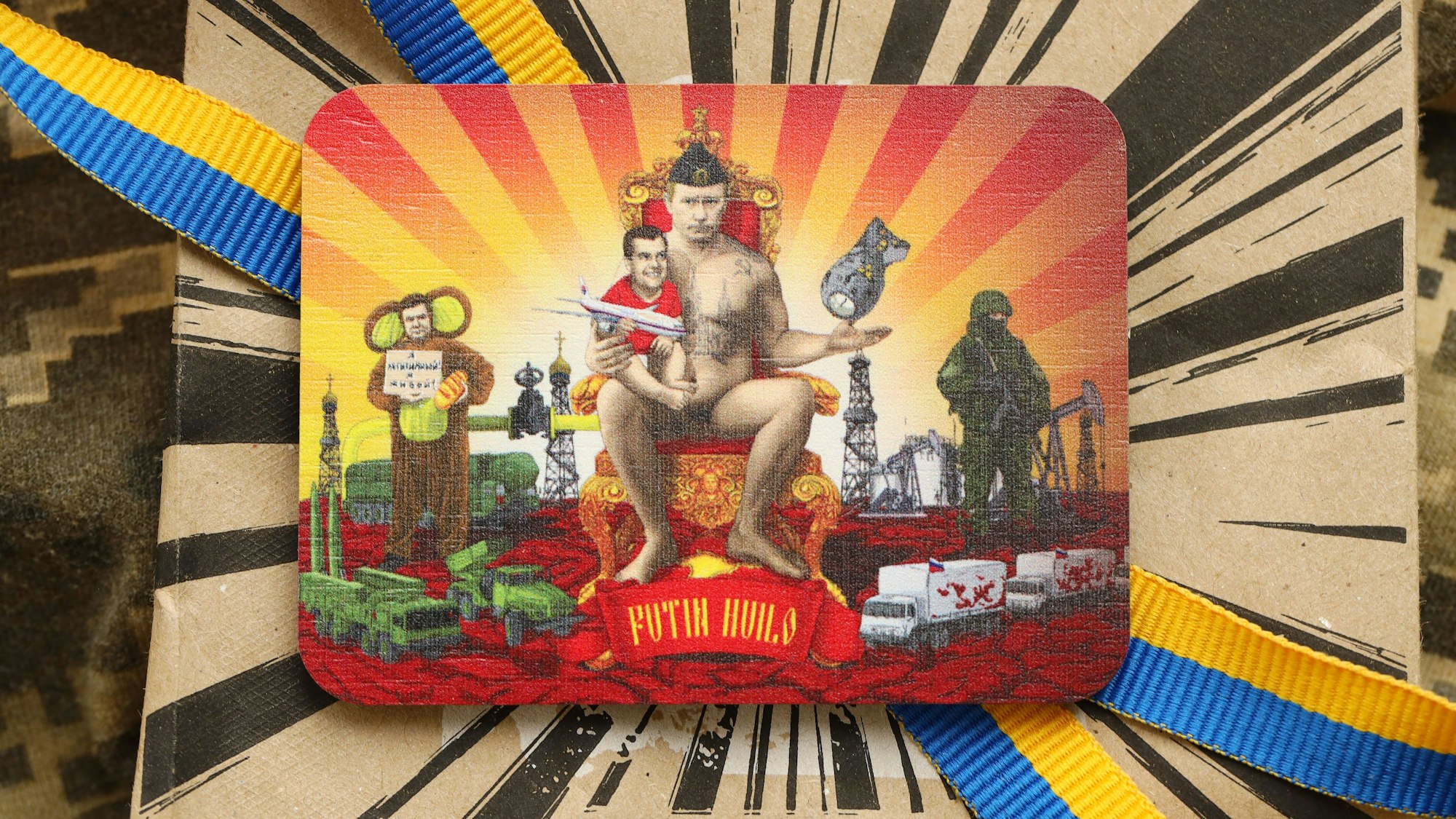 Werbegeschenk einer ukrainischen Getränkefirma: Putin mit Medwedew auf dem Schoß – die Atombombe stets griffbereit. (Archivbild)