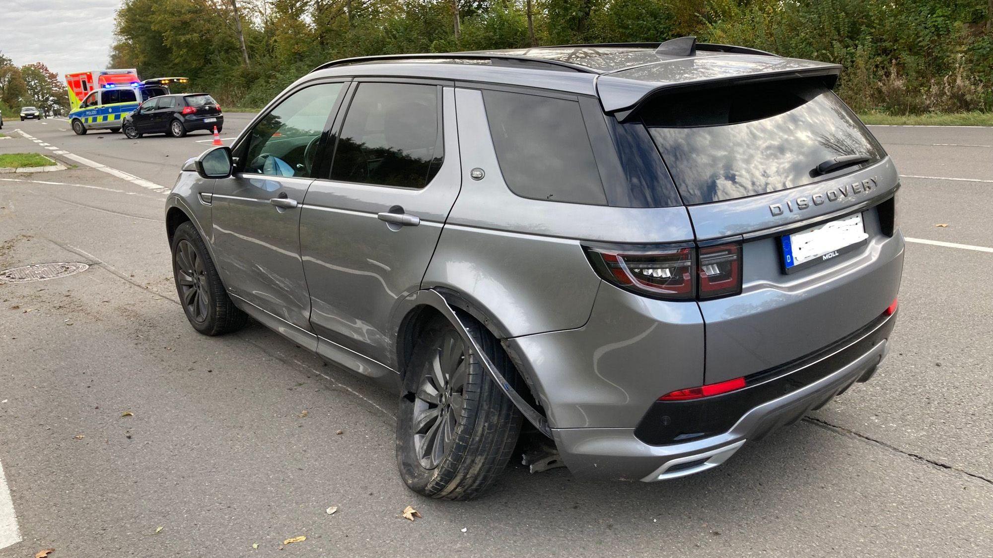 Der Land Rover an der Unfallstelle.