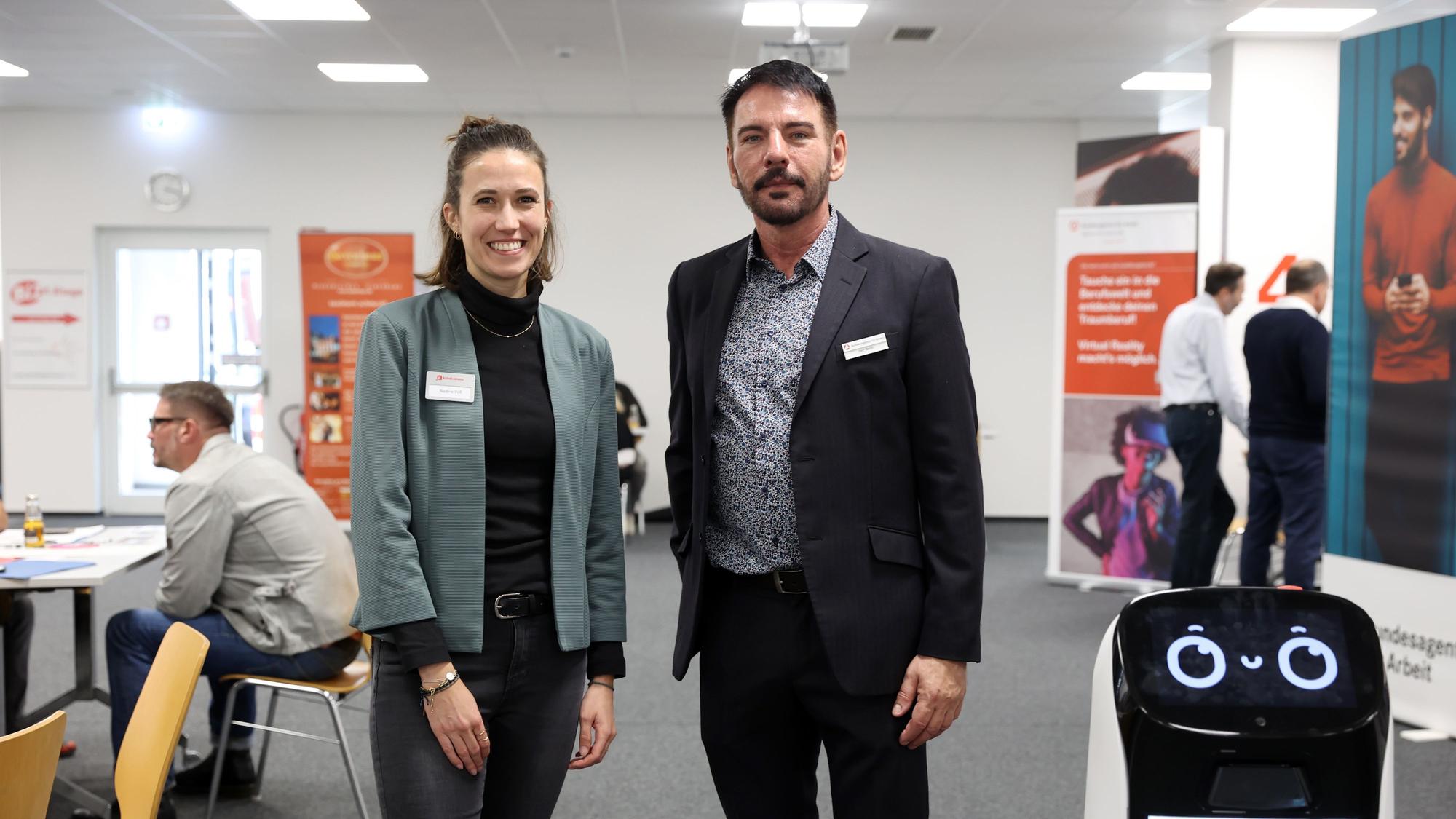 Nadine Voß von Köln Business und Uwe Berndt von der Agentur für Arbeit