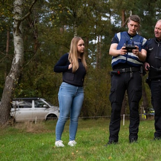 Polizisten suchten mit einer Drohne unweit eines Campingplatzes nach dem Vermissten.