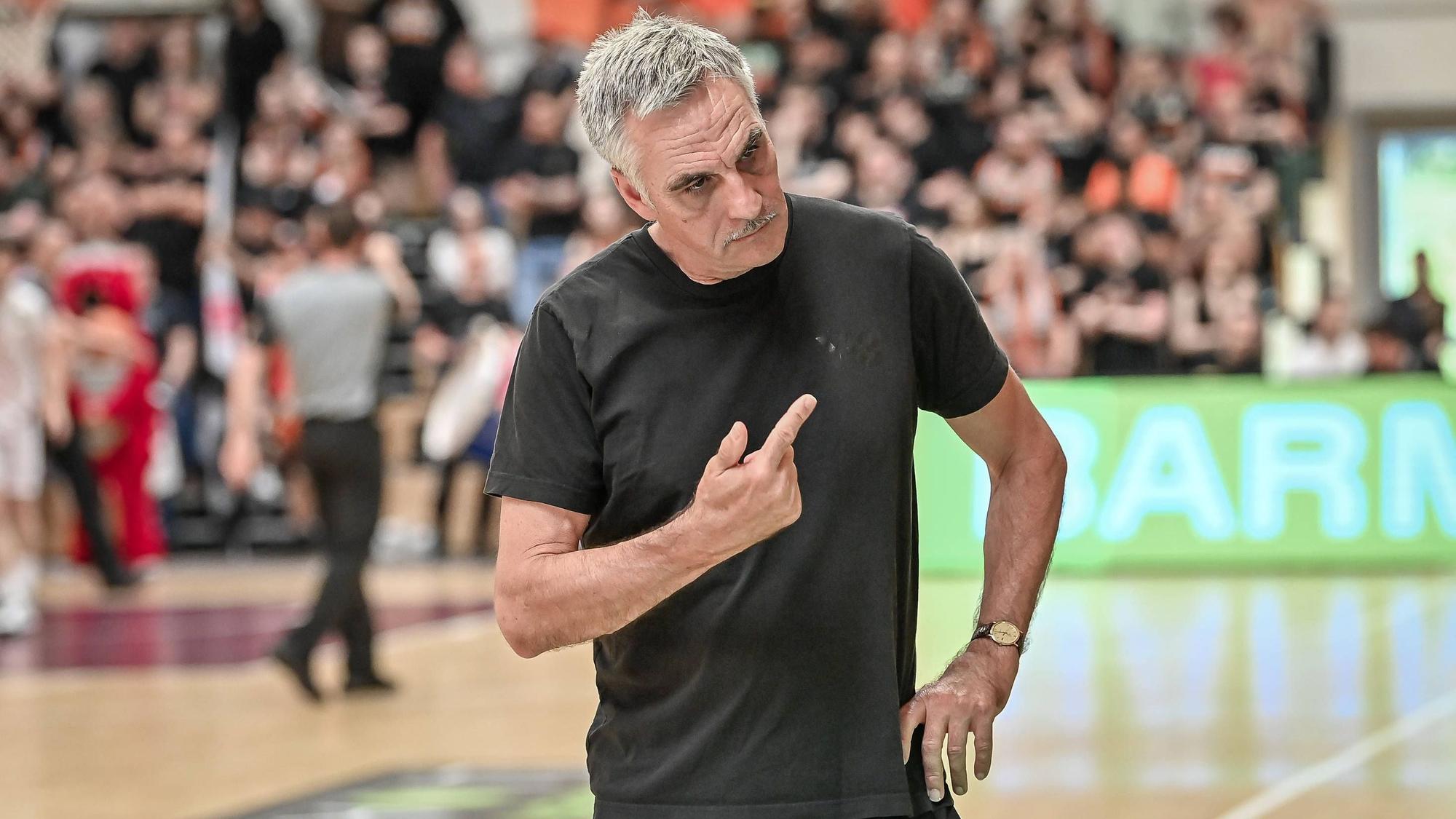 Barmer 2. Basketball Bundesliga ProB: Rheinstars Koeln vs. Dragons Rhöndorf, 26.05.2024 Stephan Baeck Coach RheinStars Koeln, Barmer 2. Basketball Bundesliga ProB: Rheinstars Koeln vs. Dragons Rhöndorf am 26.05.2024 im ASV Koeln in Koeln Nordrhein-Westfalen *** Barmer 2 Basketball Bundesliga ProB Rheinstars Koeln vs Dragons Rhöndorf, 26 05 2024 Stephan Baeck Coach RheinStars Koeln , Barmer 2 Basketball Bundesliga ProB Rheinstars Koeln vs Dragons Rhöndorf on 26 05 2024 at ASV Koeln in Koeln North Rhine-Westphalia Copyright: xBEAUTIFULxSPORTS/Mueller-Laschetx