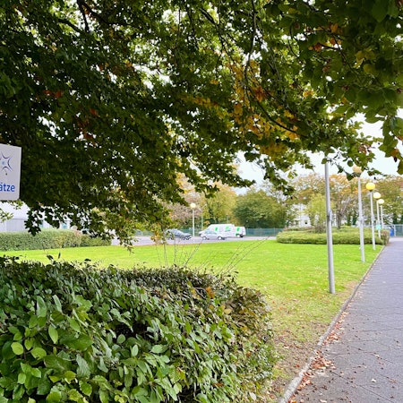 Parkplatz an der Zentrale vomn Biofrontera iin Manfort