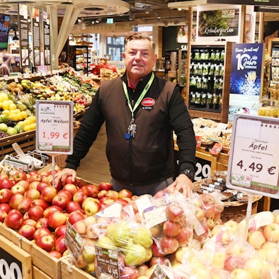 Manfred Beumer hat den Markt in den Opernpassagen aufgebaut und leitet ihn.