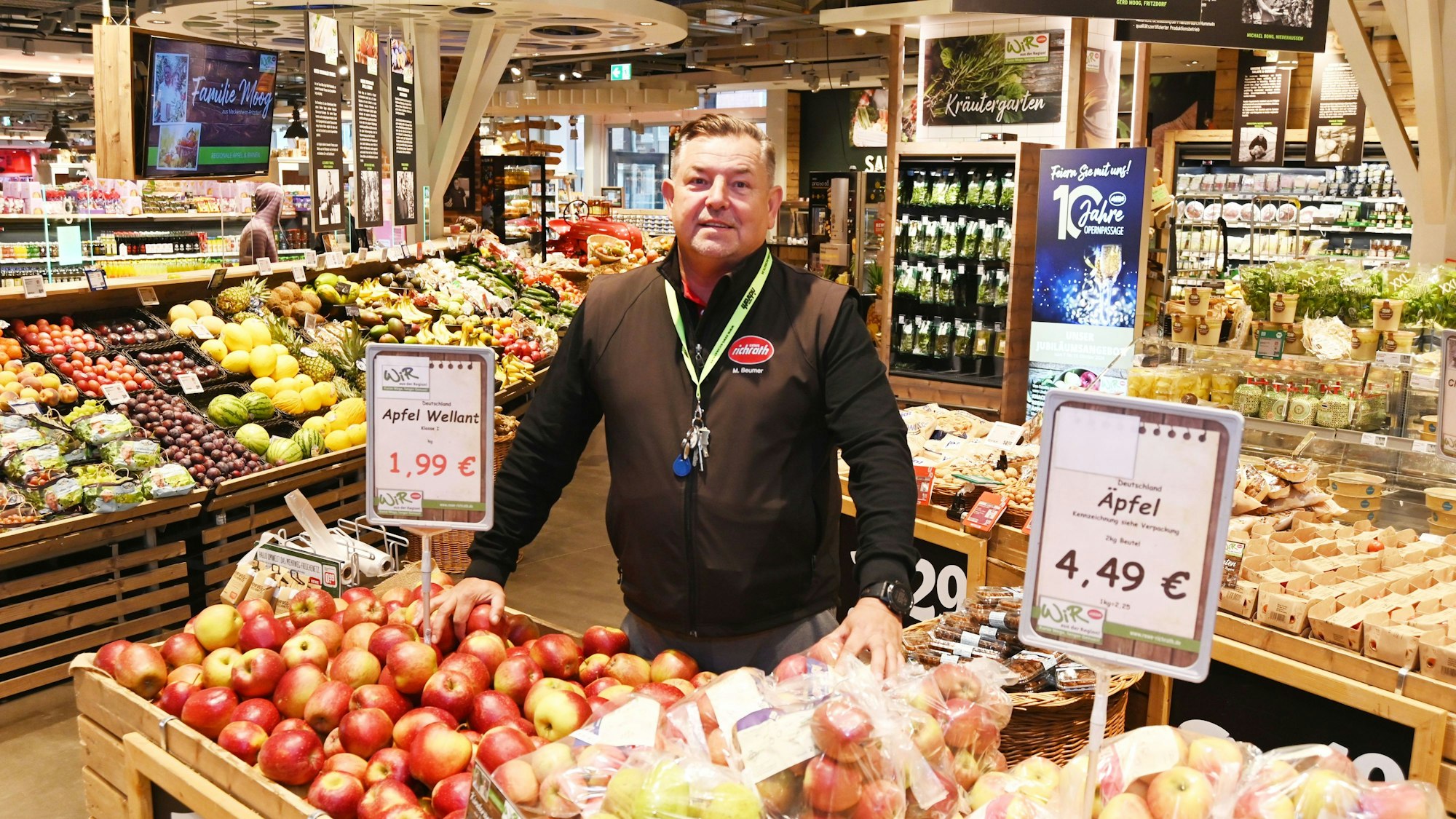 Manfred Beumer hat den Markt in den Opernpassagen aufgebaut und leitet ihn.