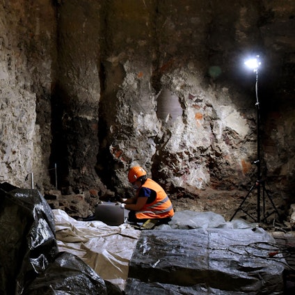 Ein Blick in das unterirdische Grabungsfeld von 2021.