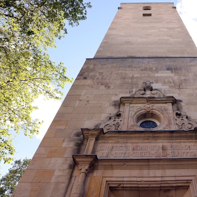 Außenansicht des Turms der Lutherkirche