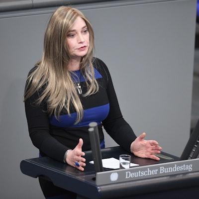 ARCHIV - 19.01.2024, Berlin: Tessa Ganserer (Bündnis 90/Die Grünen) spricht in der Plenarsitzung im Deutschen Bundestag.