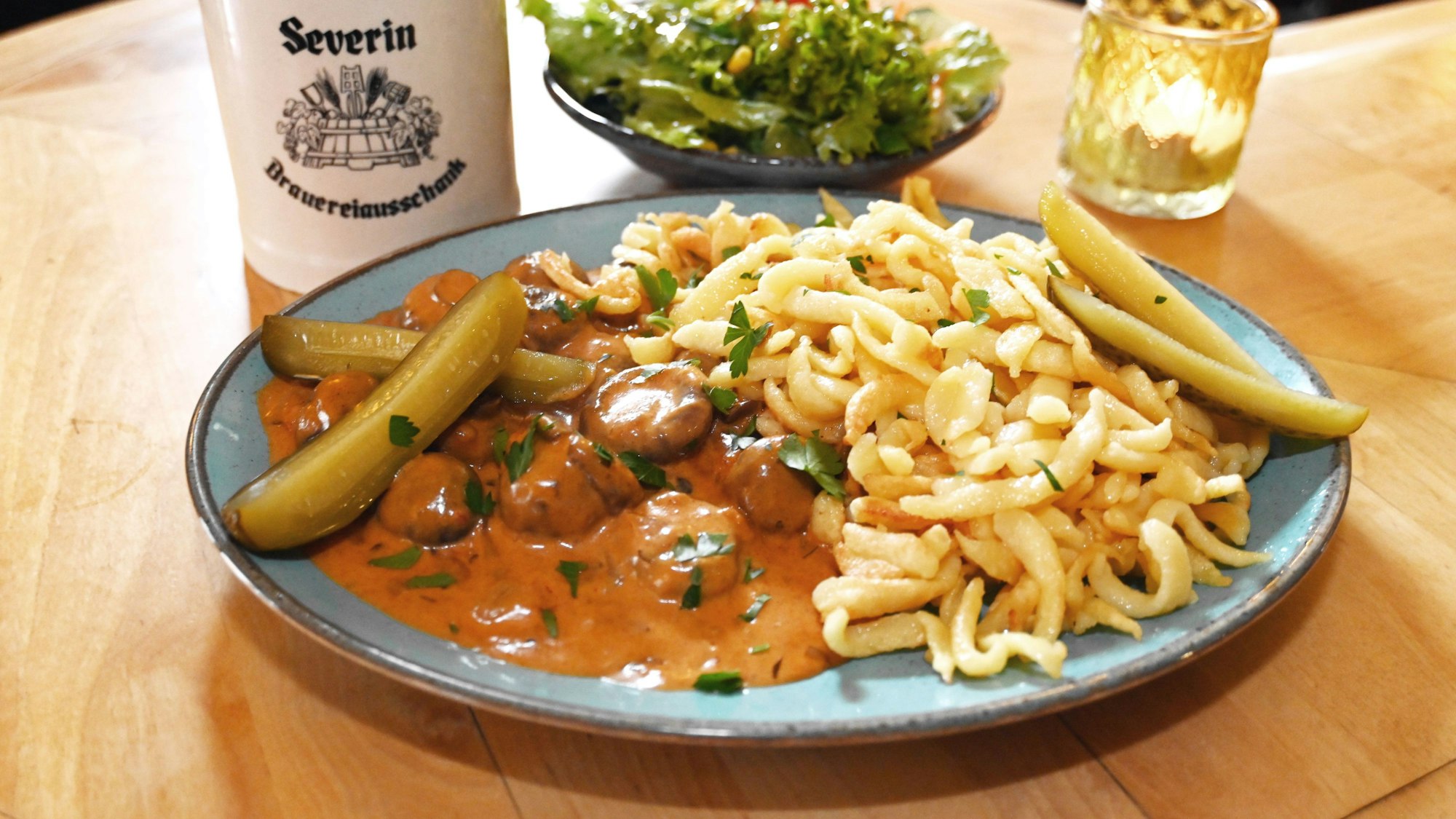 15.10.2024 Köln. Gastrokolumne „Schmeckts Frau Floss?“ im Brauhaus Severin. Champignon Stroganoff. Foto: Alexander Schwaiger