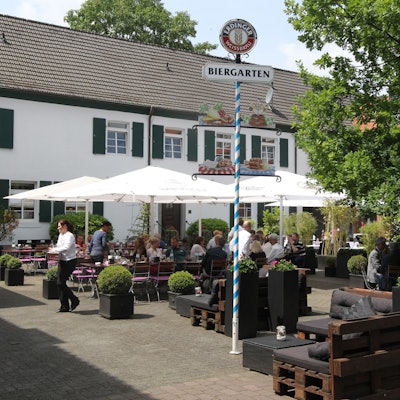 Der Clostermanns Hof in Niederkassel freut sich über wachsende Gästezahlen, nicht nur wegen seines Biergartens. Vor allem Tagungsgäste sorgen für eine gute Auslastung des Hotels.