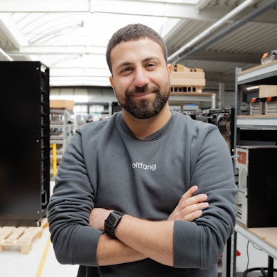 Portrait-Bild von Voltfang-Gründer David Oudsandji