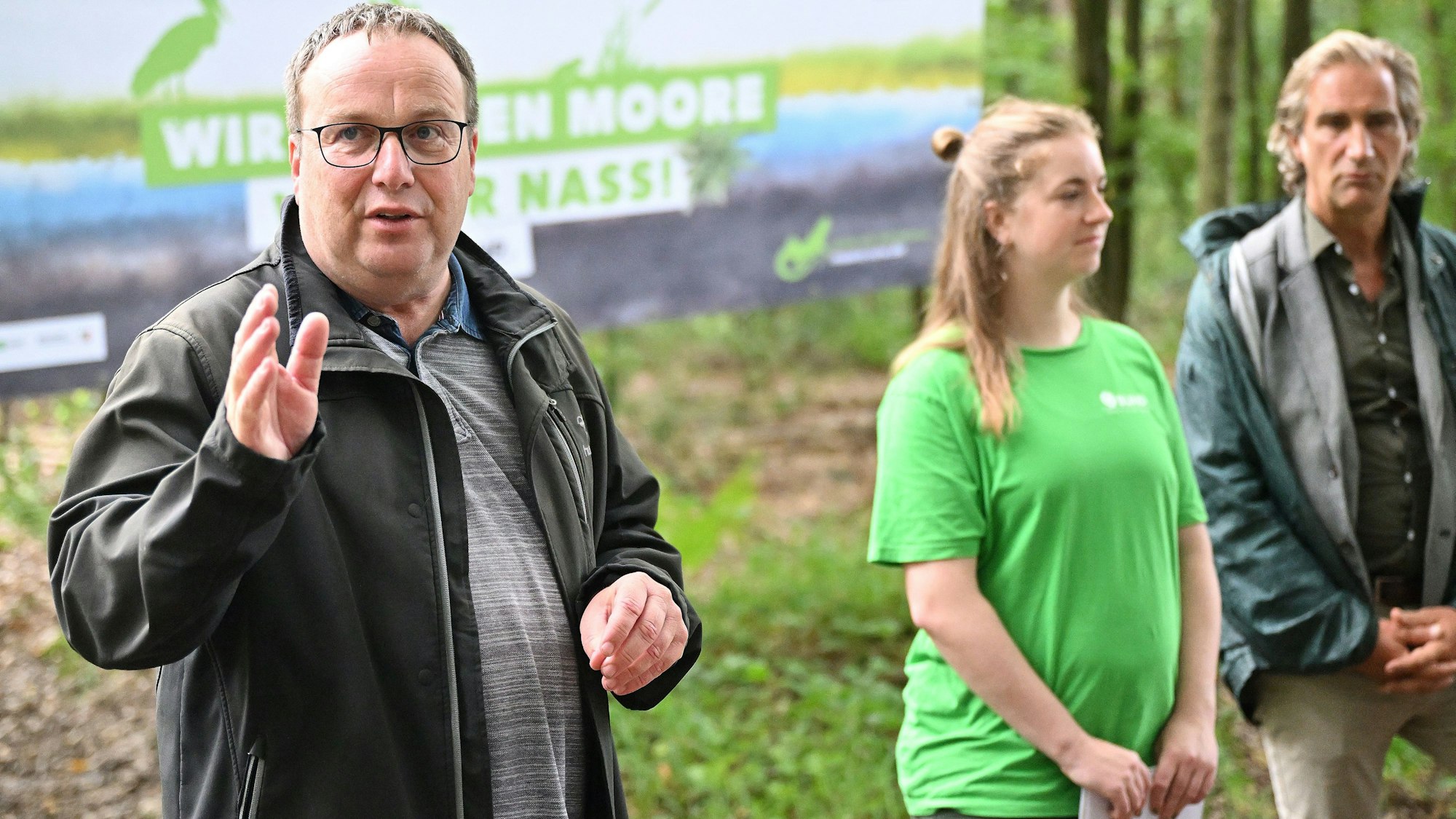 NRW-Umweltminister Oliver Krischer (Grüne, links im Bild)