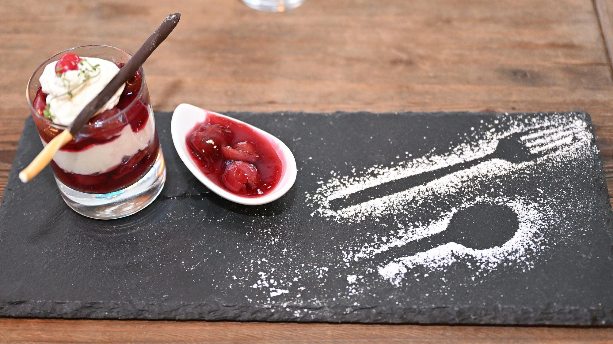 Das Foto zeigt ein Dessert von„ Wein-Time“.