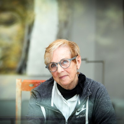 Evelyn Stallnig wuchs in Erfurt auf und kam 1989 nach Köln