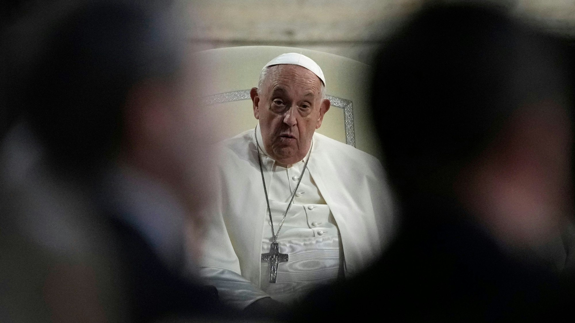 Papst Franziskus nimmt an einer ökumenischen Vigil vor der Paul-VI-Halle im Vatikan teil, wo die 16. Generalversammlung der Bischofssynode stattfindet.