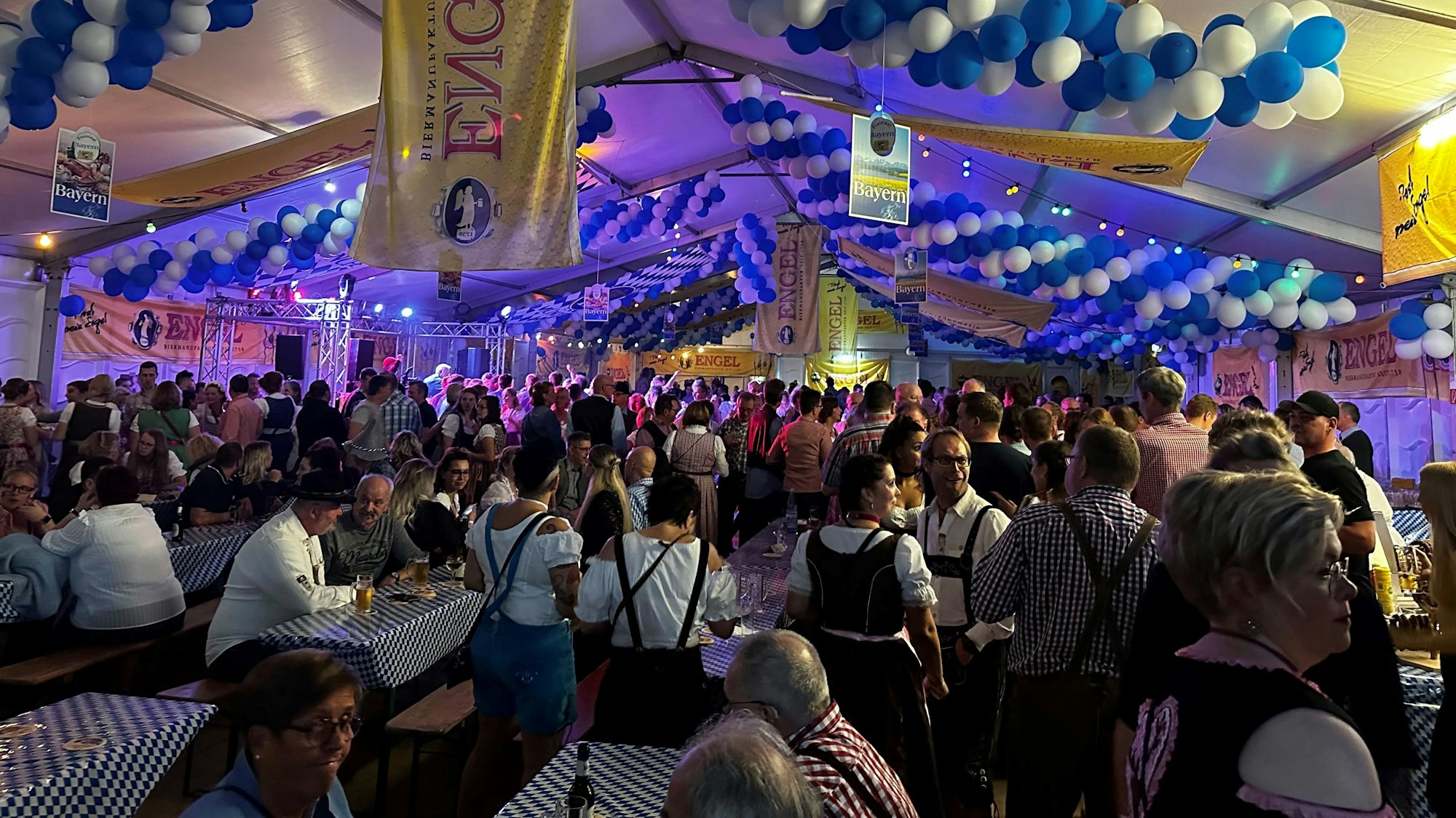 Gute Stimmung auf den „Wiesn“, hier in Witzhelden vor zwei Jahren.