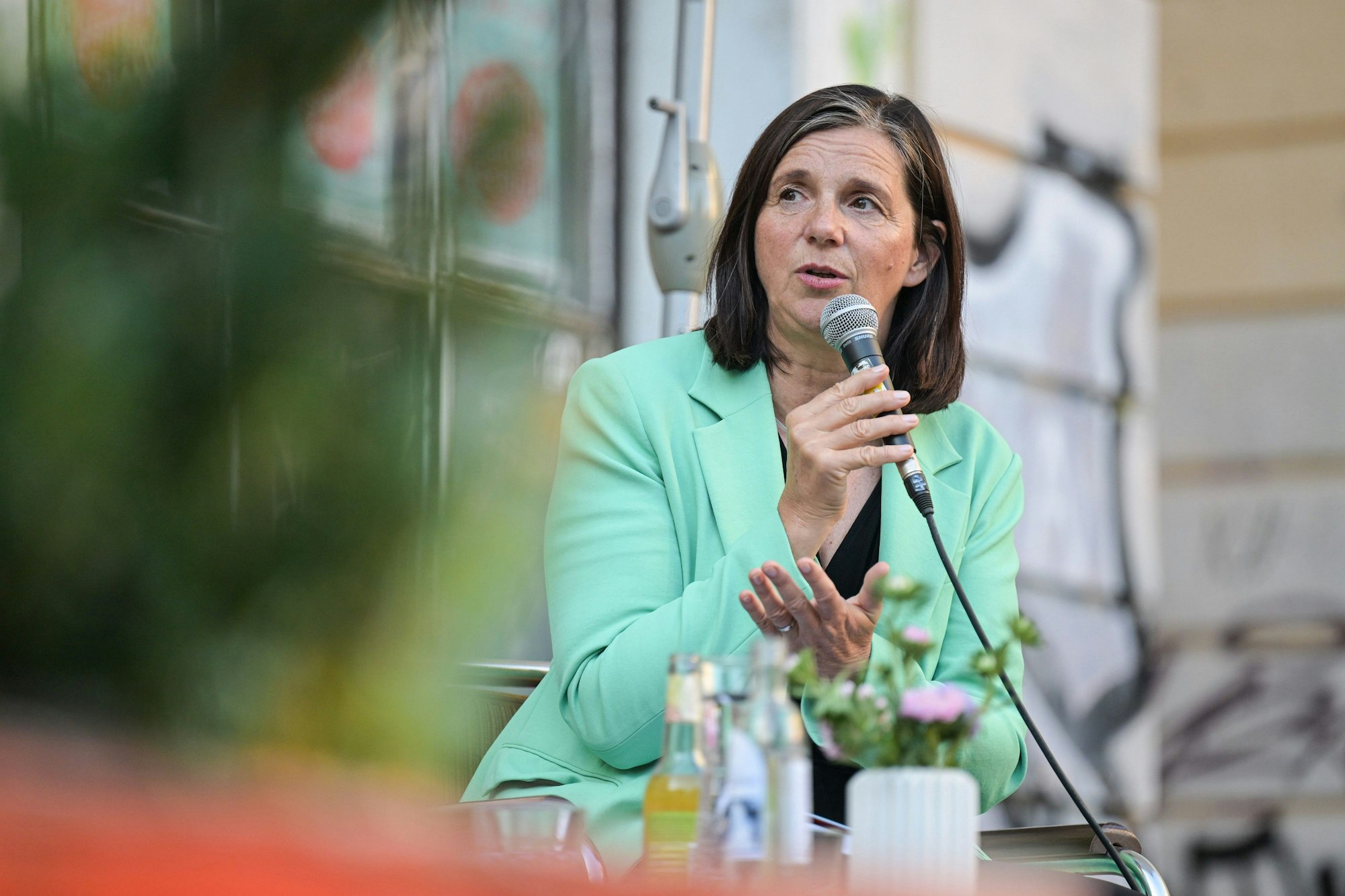 Katrin Göring-Eckardt (Grüne) hat auf X für Aufsehen gesorgt, als sie vermeintlich ihre Handynummer öffentlich teilte.