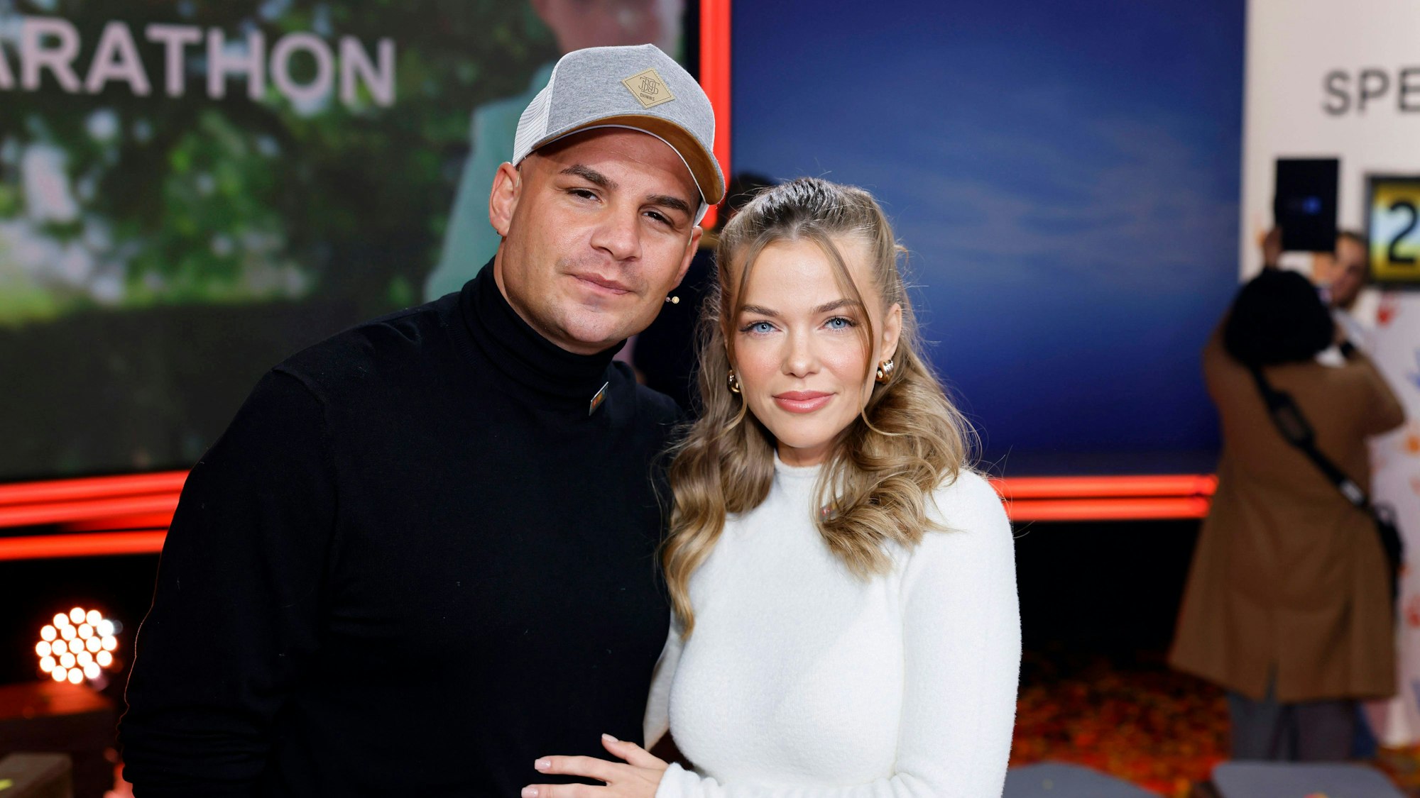 Influencerin Laura Maria Rypa und Sänger Pietro Lombardi (l).