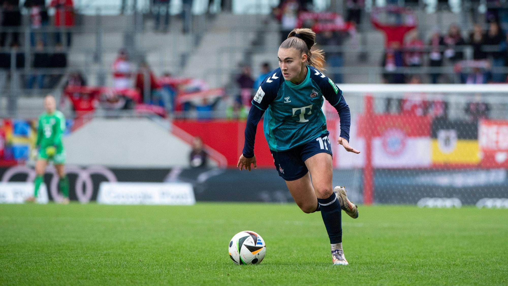 Alena Bienz FC Koeln, 11 am Ball, GER, FC Bayern Muenchen vs 1. FC Koeln, Fussball Google Pixel Frauen Bundesliga, 5. Spieltag, Saison 2024/2025, 05.10.2024 DFB regulations prohibit any use of photographs as image sequences and/or quasi-video GER, FC Bayern Muenchen vs 1. FC Koeln, Fussball Google Pixel Frauen Bundesliga, 5. Spieltag, Saison 2024/2025, 05.10.2024 Muenchen *** Alena Bienz FC Koeln, 11 am Ball, GER, FC Bayern Muenchen vs 1 FC Koeln, Football Google Pixel Frauen Bundesliga, 5 Spieltag, Saison 2024 2025, 05 10 2024 DFB regulations prohibit any use of photographs as image sequences and or quasi video GER, FC Bayern Muenchen vs 1 FC Koeln, Football Google Pixel Frauen Bundesliga, 5 Spieltag, Saison 2024 2025, 05 10 2024 Muenchen Copyright: xEibner-Pressefoto/Memmlerx EP_MMR