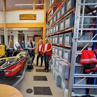Das Foto zeigt die beengten Verhältnisse im DLRG-Einsatzzentrum.