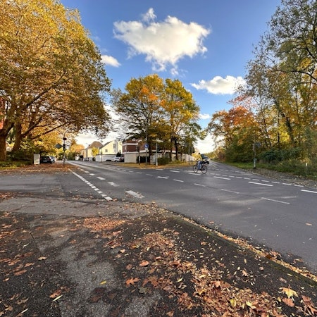 Die Kreuzung an der Weißer Straße, Ecke Hammerschmidtstraße und Adolf-Menzel-Straße, wird ab Anfang November umgebaut.