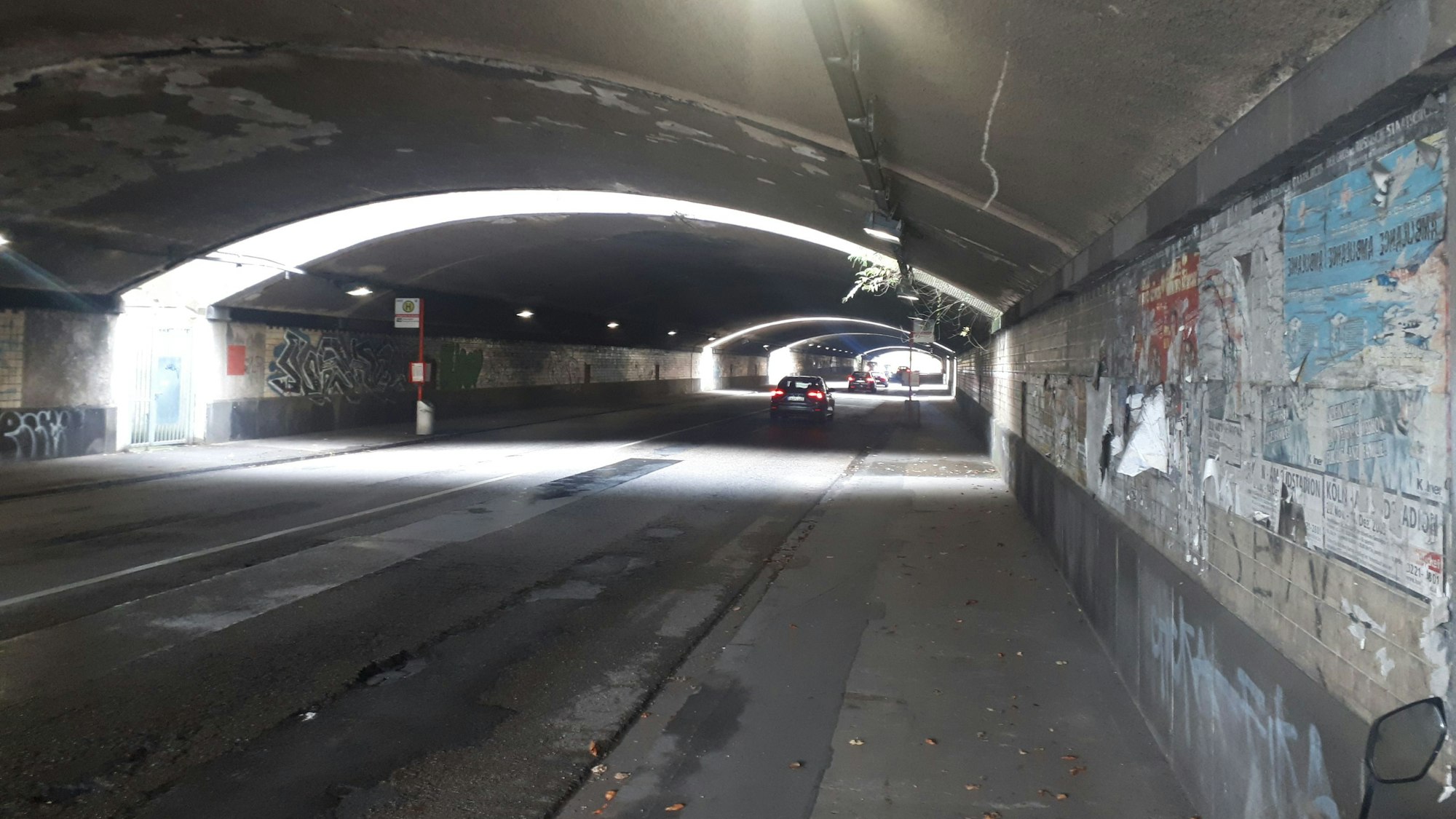 Der Bahndamm-Tunnel Longericher Straße soll ab 2025 generalsaniert werden.