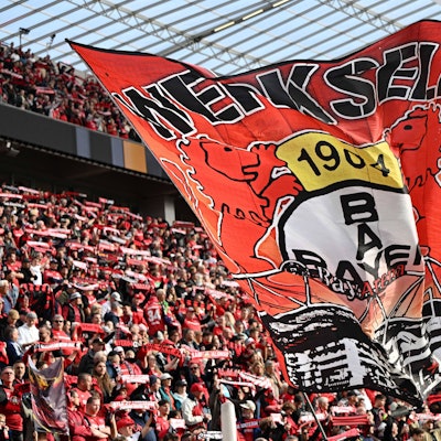 Fans von Bayer 04 Leverkusen beim Spiel gegen Eintracht Frankfurt am 19. Oktober, 2024.