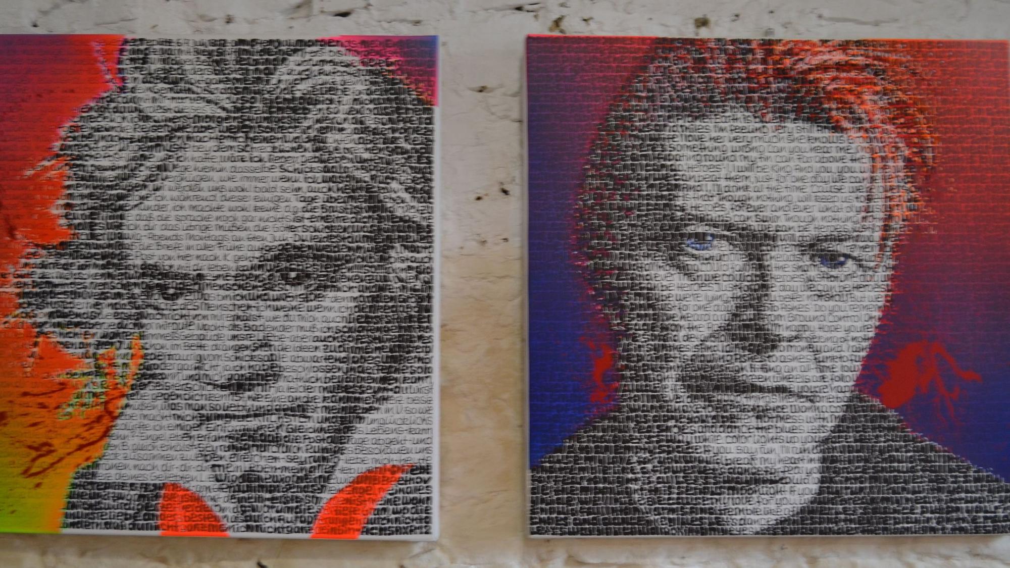 Zwei gleich große Porträtbilder von Ludwig van Beethoven und David Bowie hängen nebeneinander.