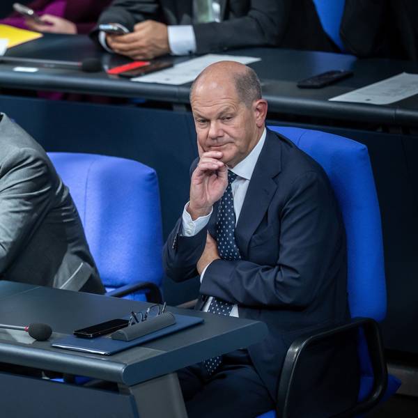 Bundeskanzler Olaf Scholz, Robert Habeck und Christian Lindner im Bundestag.