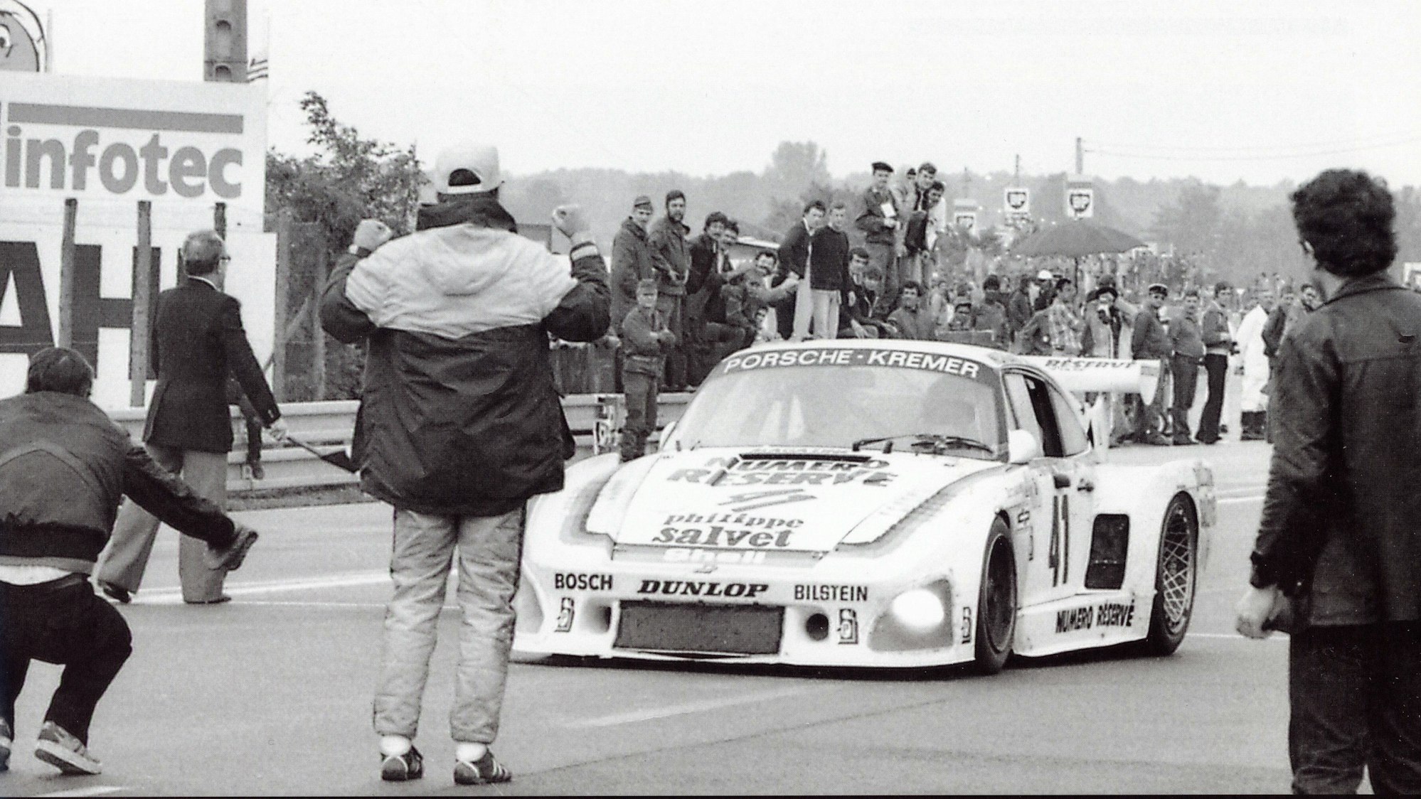 Das Kremer-Team gewinnt 1979 beim Rennen in Le Mans.