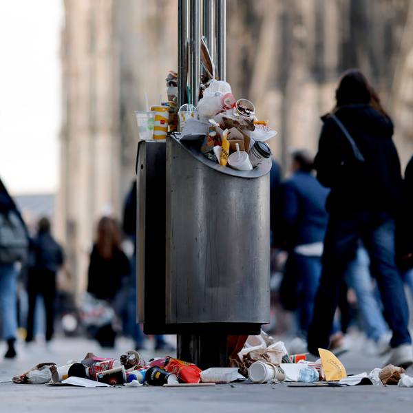 Das Hotel Excelsior
während Abenddämmerung