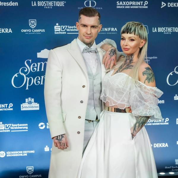 Eric Stehfest und seine Ehefrau Edith beim Semperopernball 2024.