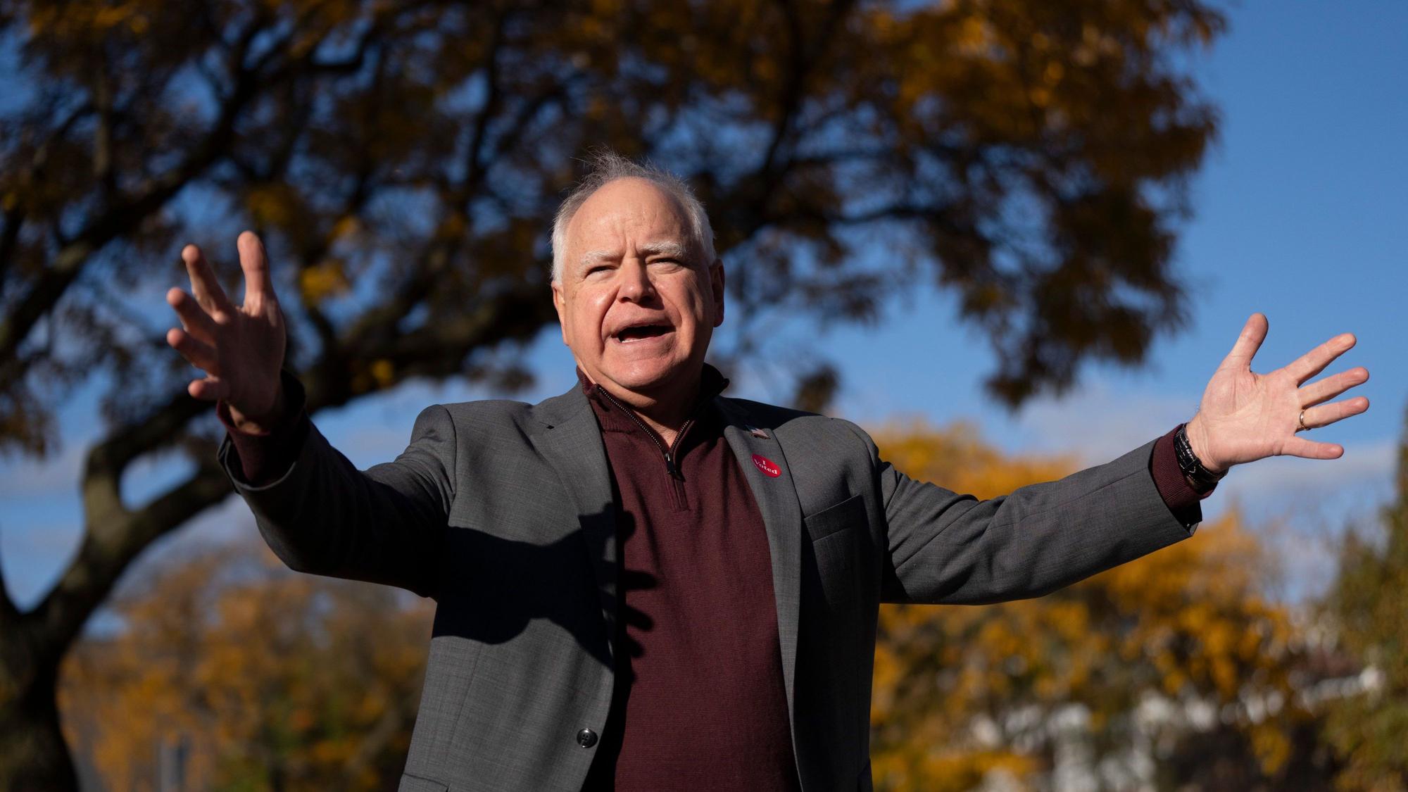 Der demokratische Vizepräsidentschaftskandidat Tim Walz aus Minnesota wird in einem Video, das in den sozialen Medien kursiert, beschuldigt. Doch die Vorwürfe sind frei erfunden.
