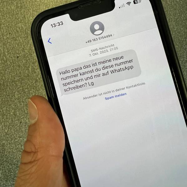 Die Täter geben sich per sms als Kinder ihrer Opfer aus.
