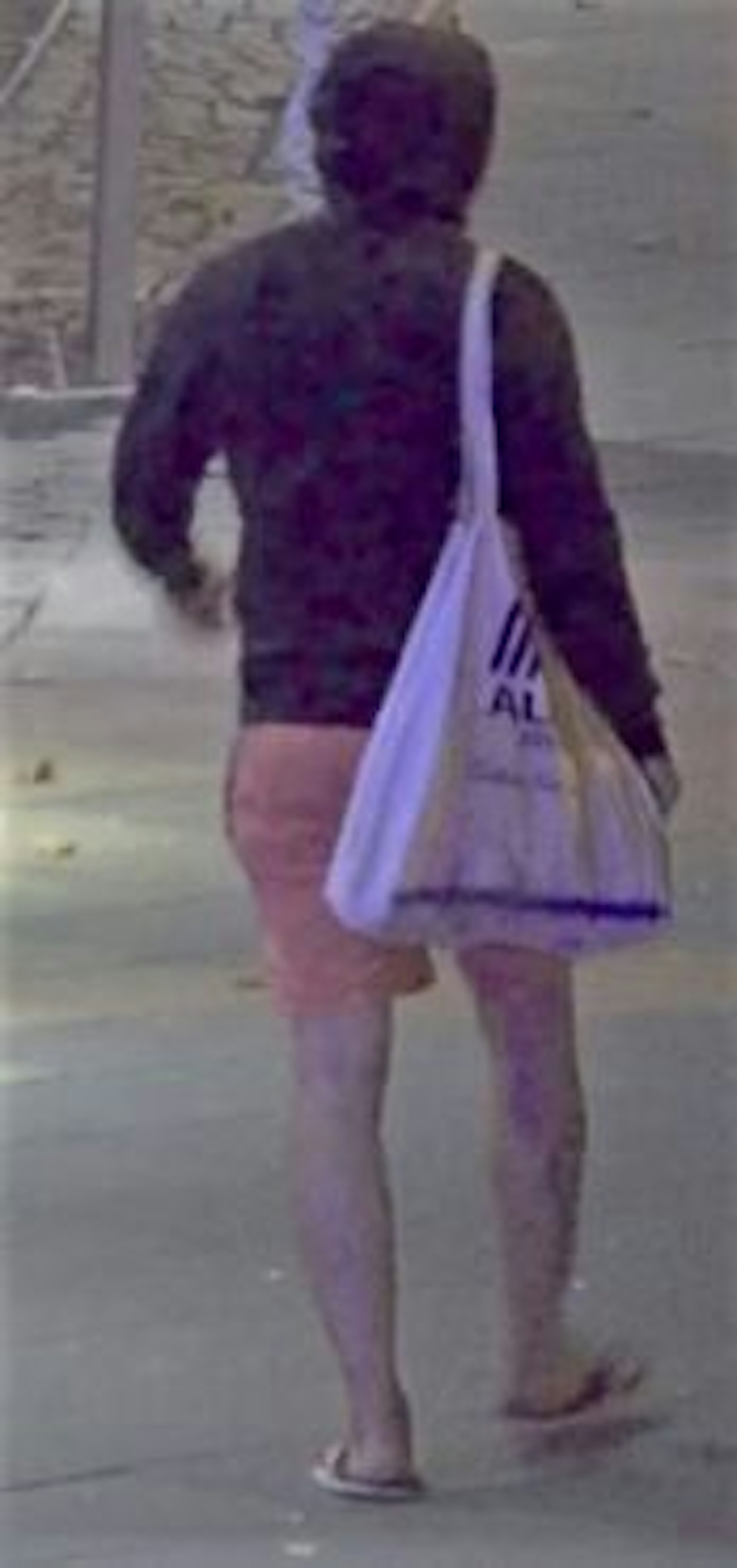 Ein Foto des Tatverdächtigen aus der Videobeobachtung der Polizei