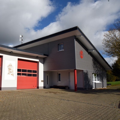 Das Foto zeigt die Feuerwache in Wipperfürth-Dohrgaul.