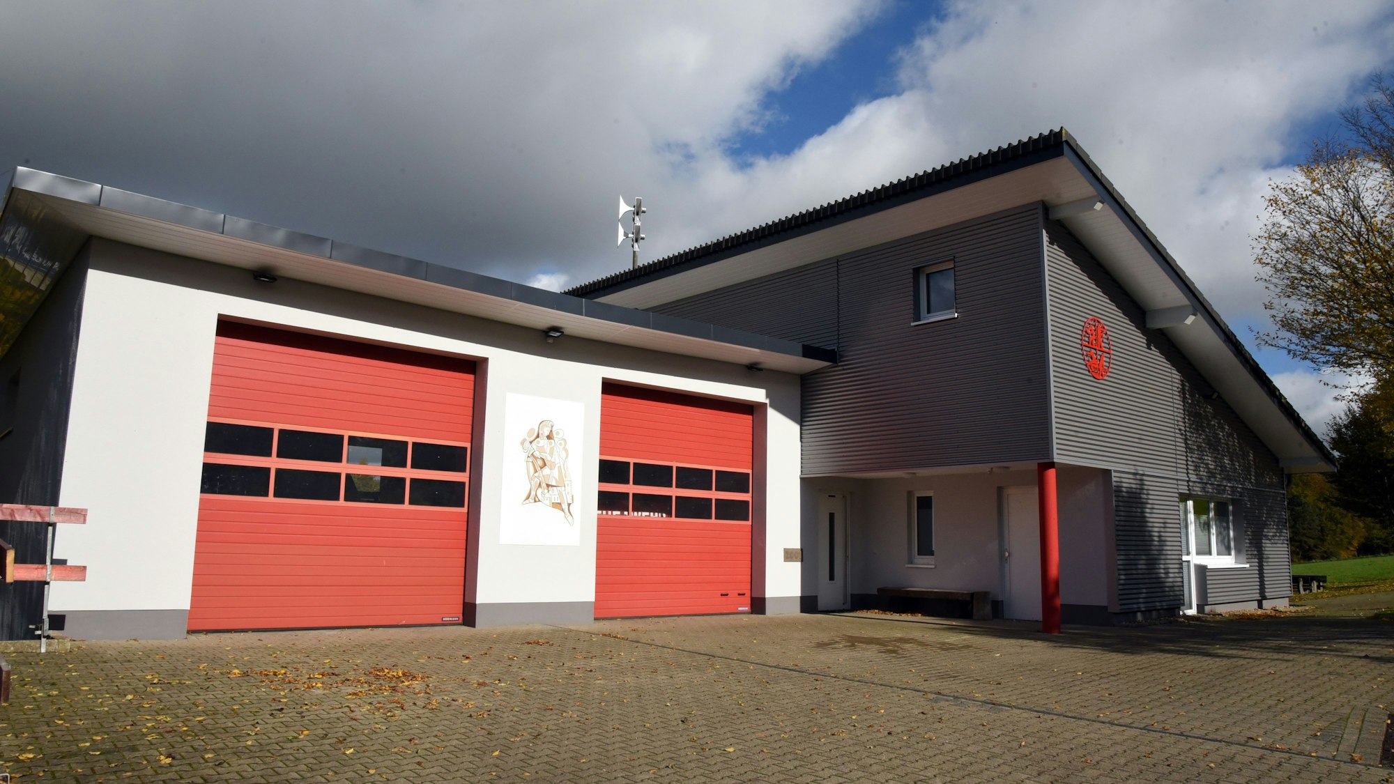 Das Foto zeigt die Feuerwache in Wipperfürth-Dohrgaul.