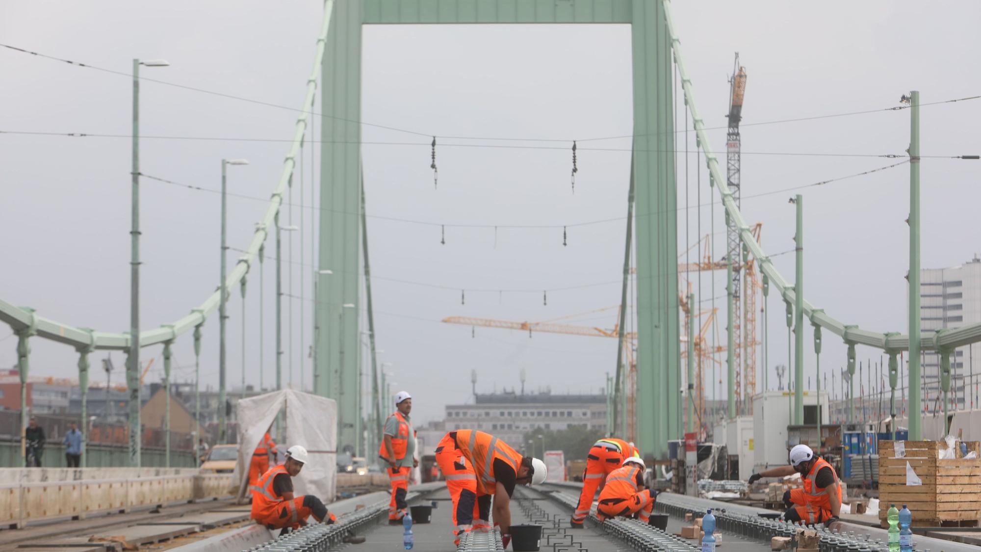 06.09.2024, Köln: Großbaustelle: Sanierungsarbeiten auf der Mülheimer Brücke. Foto: Arton Krasniqi