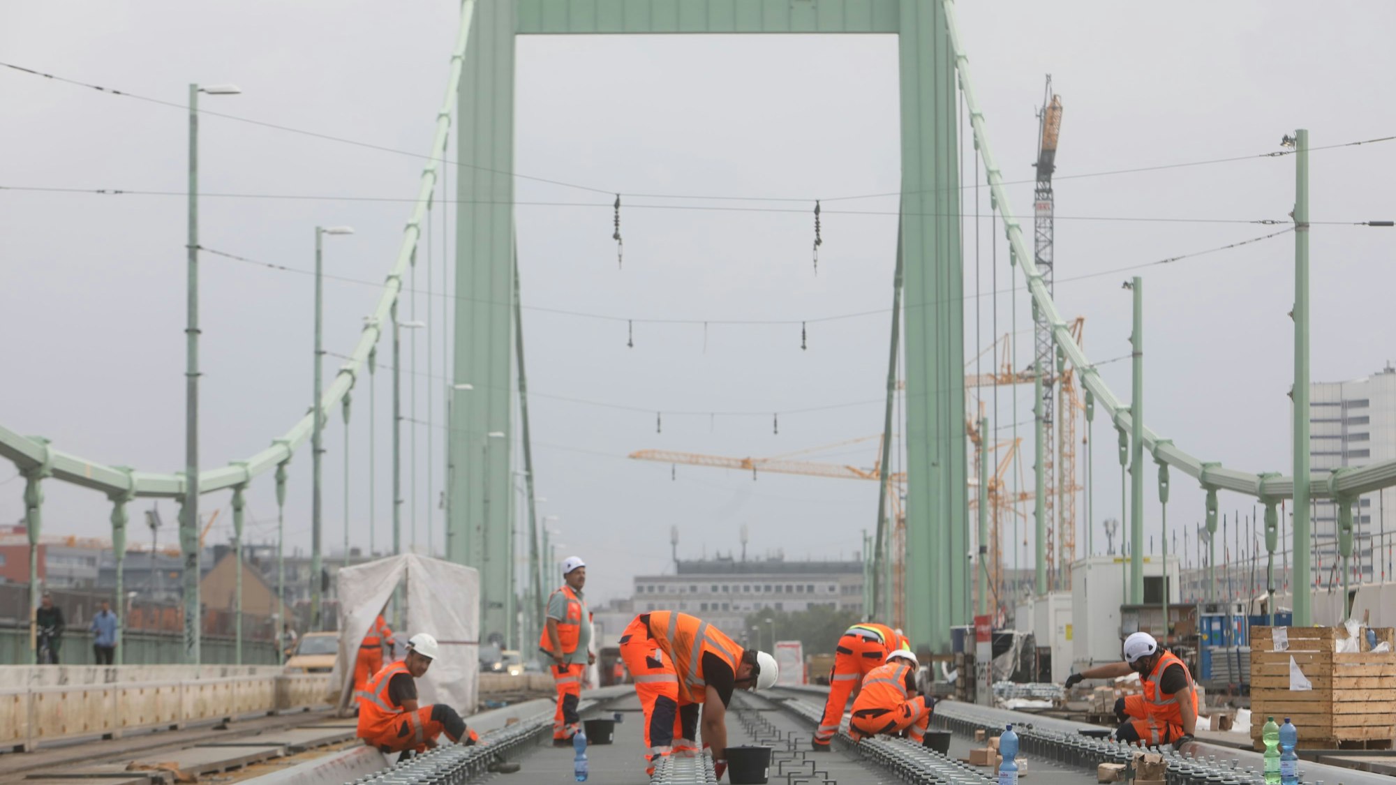 06.09.2024, Köln: Großbaustelle: Sanierungsarbeiten auf der Mülheimer Brücke. Foto: Arton Krasniqi