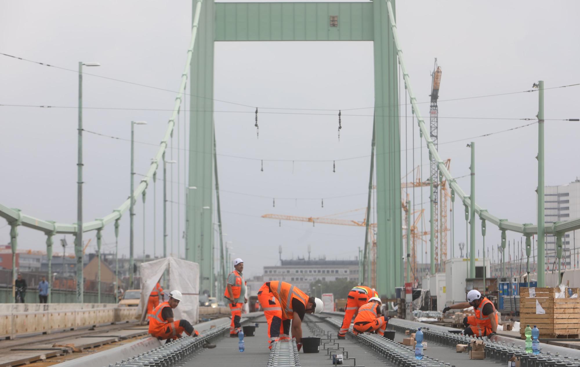 06.09.2024, Köln: Großbaustelle: Sanierungsarbeiten auf der Mülheimer Brücke. Foto: Arton Krasniqi