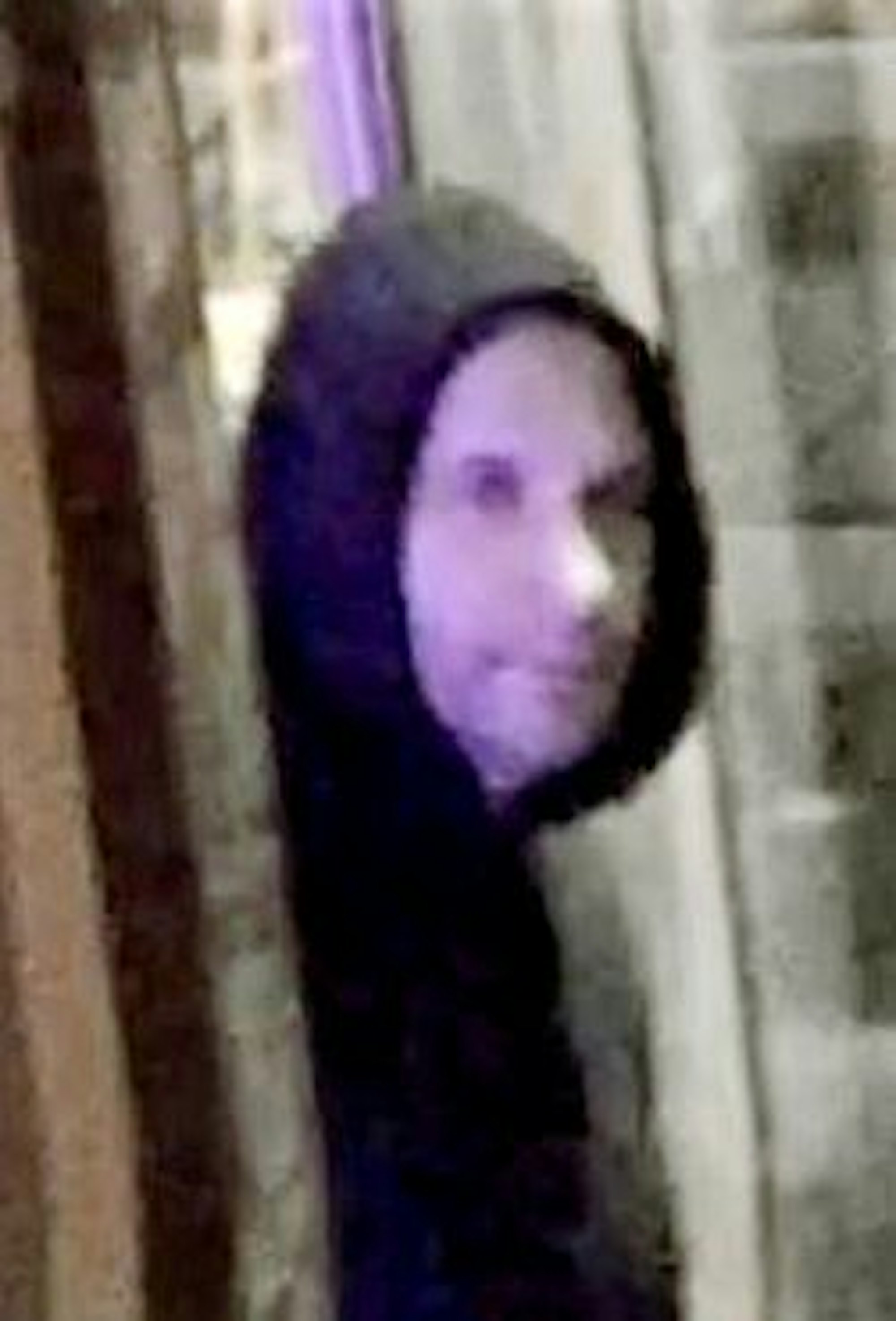 Ein Foto des Tatverdächtigen aus der Videobeobachtung der Polizei