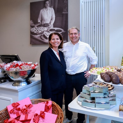 Christine und Volker Gmeiner eröffneten ihre Pop-up-Confiserie.