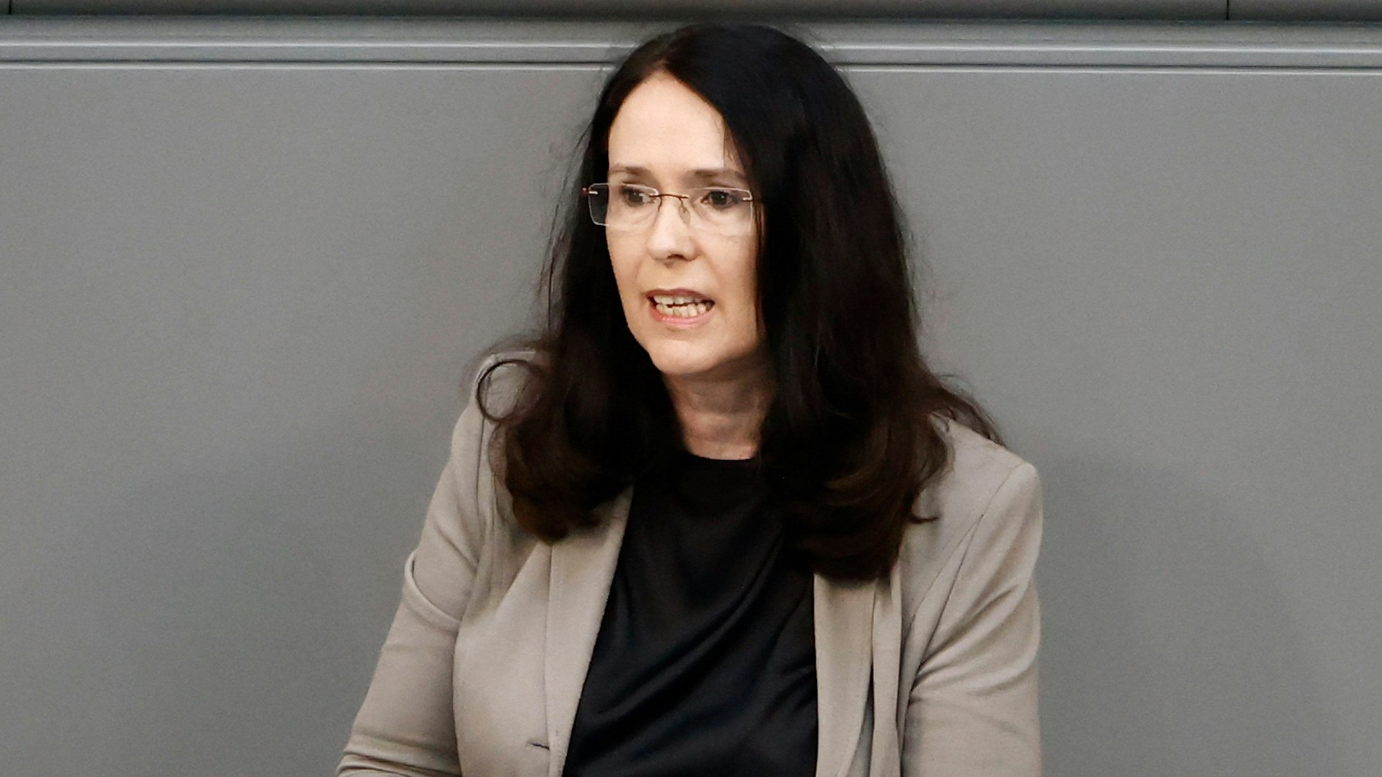 Elisabeth Winkelmeier-Becker (CDU) spricht im Bundestag vor der Abstimmung über die Abschaffung des Werbeverbots für Abtreibungen.