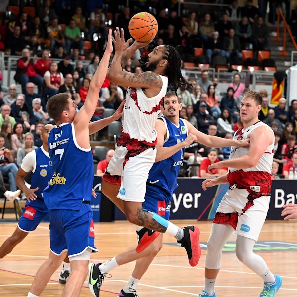 29.09.2024, Basketball-Bayer Giants Leverkusen-Schwelm
mitte: Donte Nicholas (Bayer)
Foto: Uli Herhaus