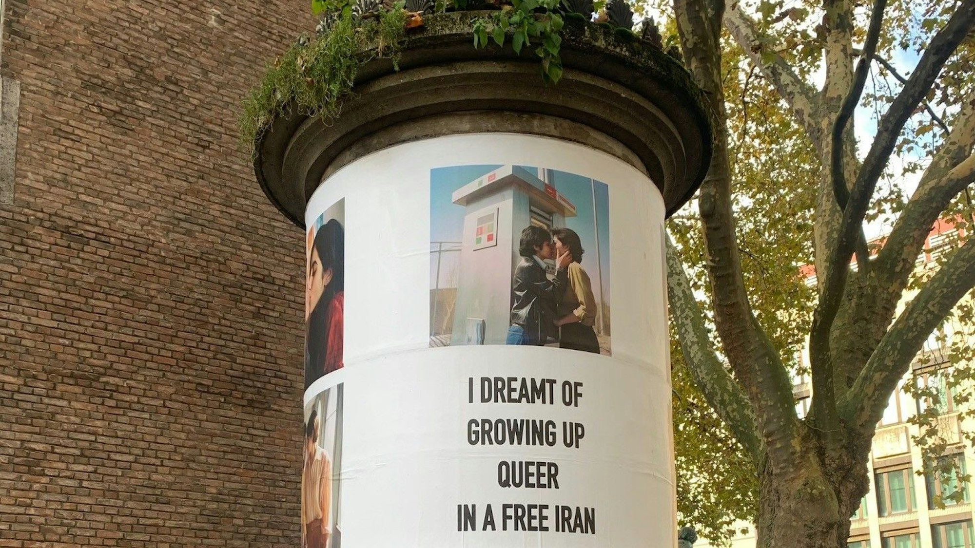 Mit ihrer Kunst reflektiert die iranische Künstlerin Hanieh Bozorgnia die wenigen Freiheiten von queeren Menschen im Iran.