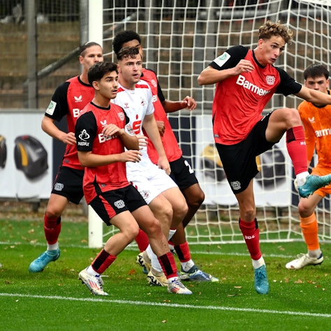 27.10.2024, Fussball-U19-Bayer 04-1.FC. Köln
Abwehr von Andrea Natali (Bayer)
Foto: Uli Herhaus