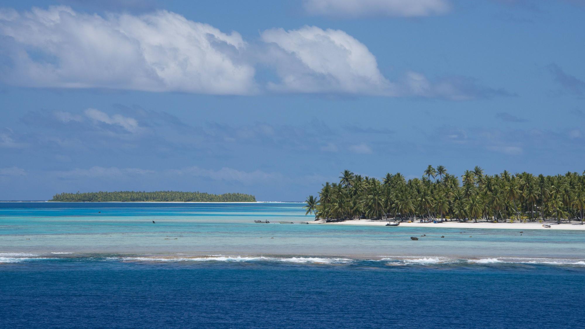 Palmerston Island, Teil der Cookinseln, besteht aus mehreren kleinen Inseln, die sich um eine zentrale Lagune gruppieren.