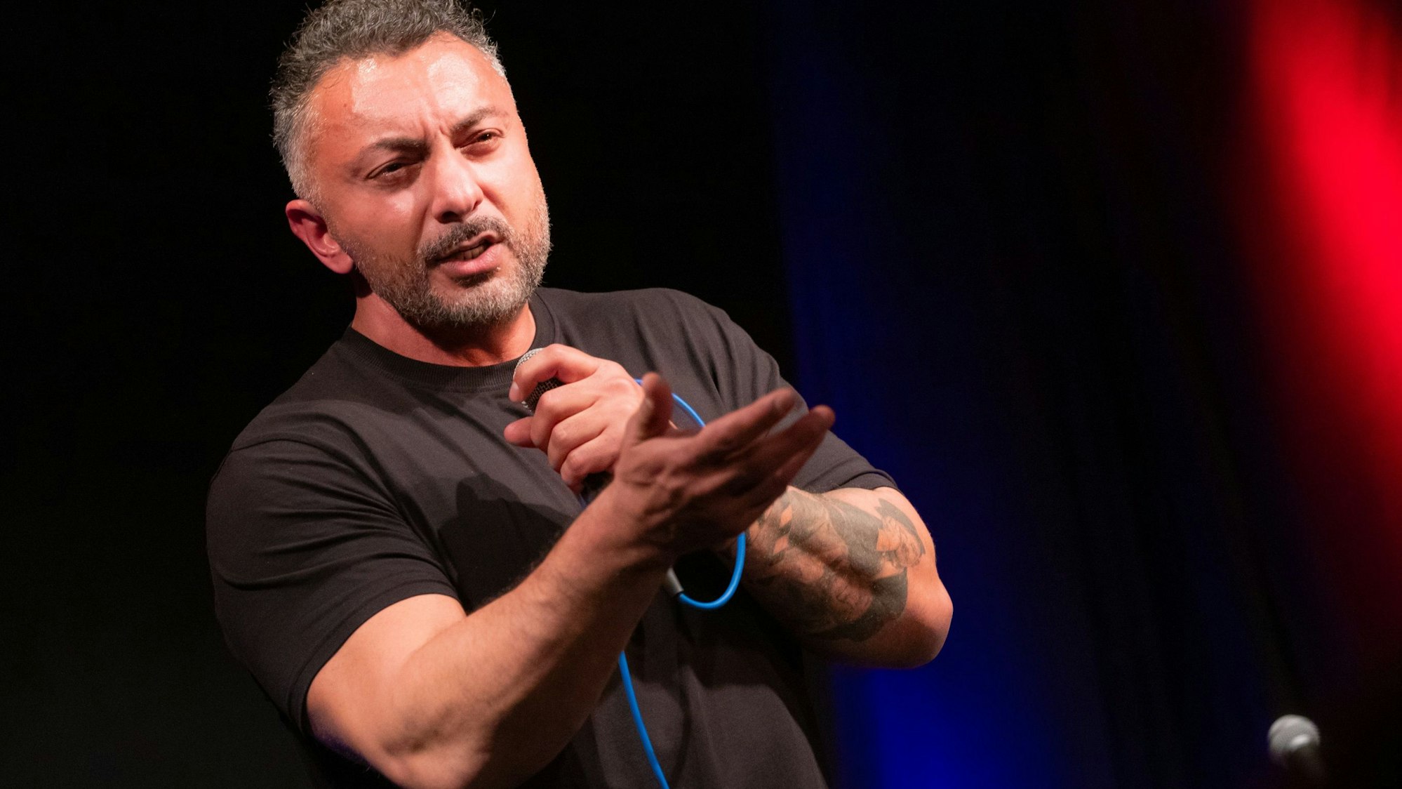 Özgür Cebe im Schauspielhaus Bergneustadt.