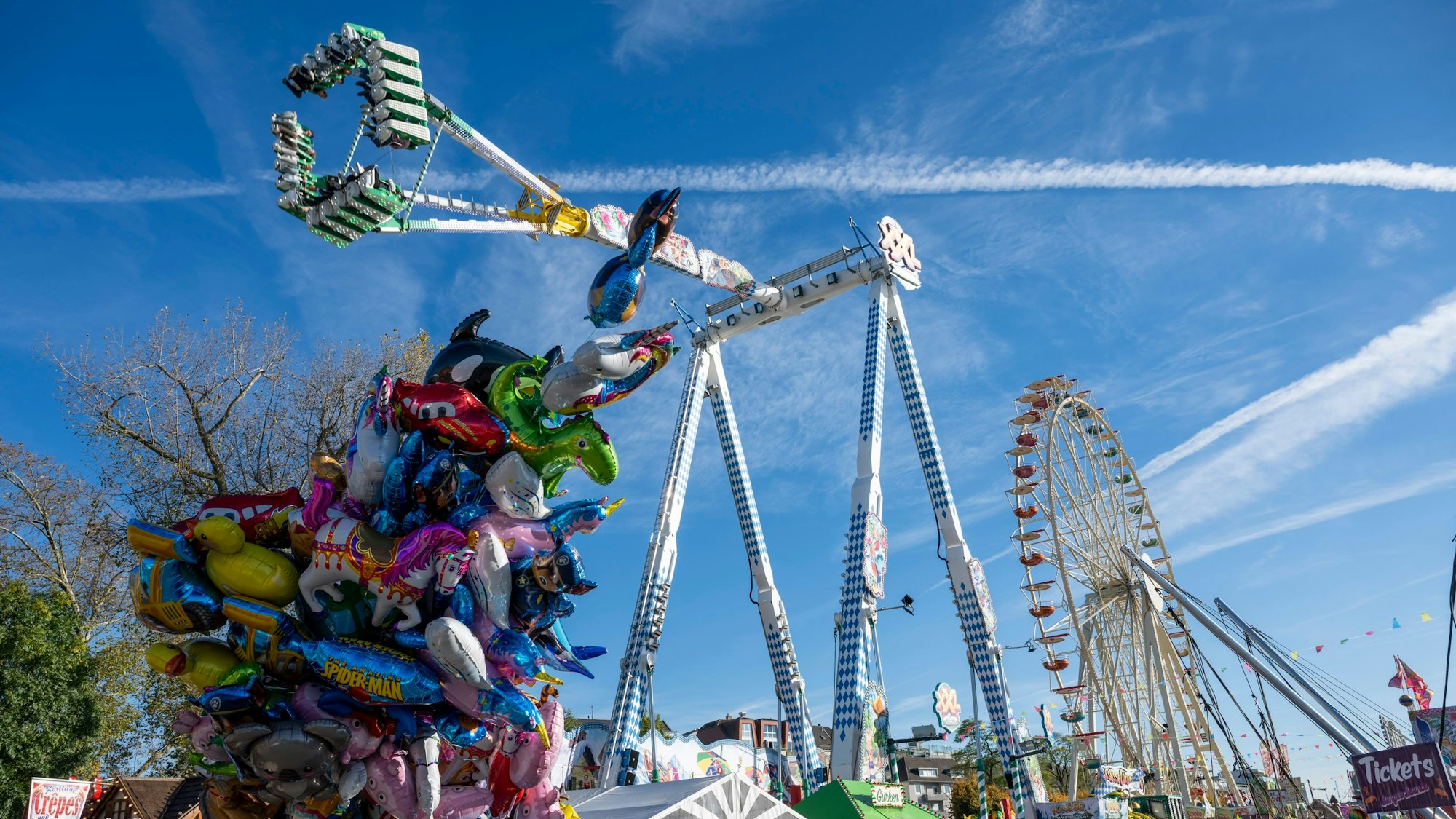 26.10.2024, Köln: Auf der Kirmes ist immer etwas los. Die Herbstkirmes 2024 in Köln-Deutz (Kölner Herbstvolksfest, Deutzer Kirmes) findet noch bis zum 3. November statt. Foto: Uwe Weiser