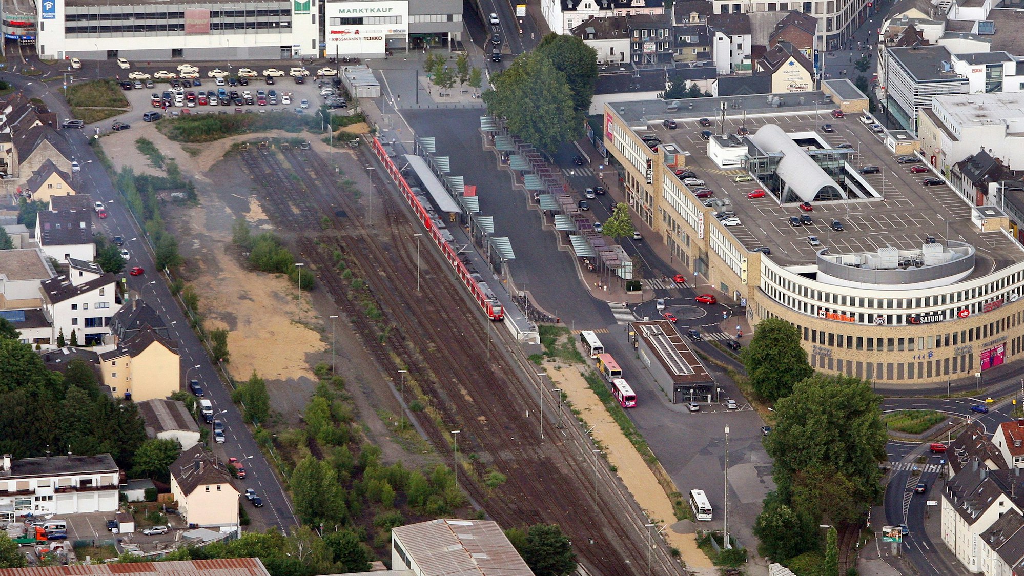 Bergisch Gladbach, Busbahnhof, S-Bahnhof, S-Bahn, RheinBerg-Galerie, RheinBerg-Passage, Kellmann, Löwen-Center, Stationsstraße, Hauptstraße, Fußgängerzone